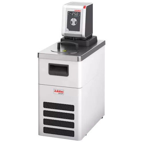 Термостат охлаждающий/нагревающий Julabo CORIO CP-300F, объем ванны 4 л, мощность охлаждения при 0°C - 0,27 кВт (Артикул 9013703.03)