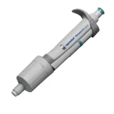 Пипет-дозатор Eppendorf Research Plus, 1000 - 10000 мкл (Артикул 3120000089)